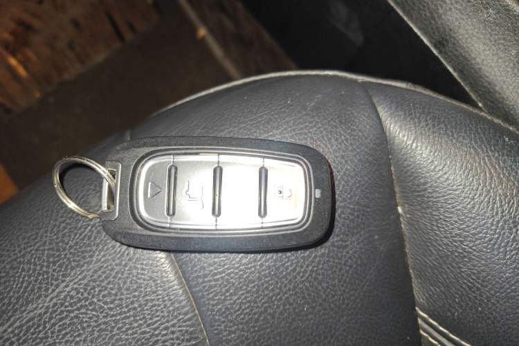 Used Jeep Cherokee 2017 2.0L Superior Edition Vehicle Key