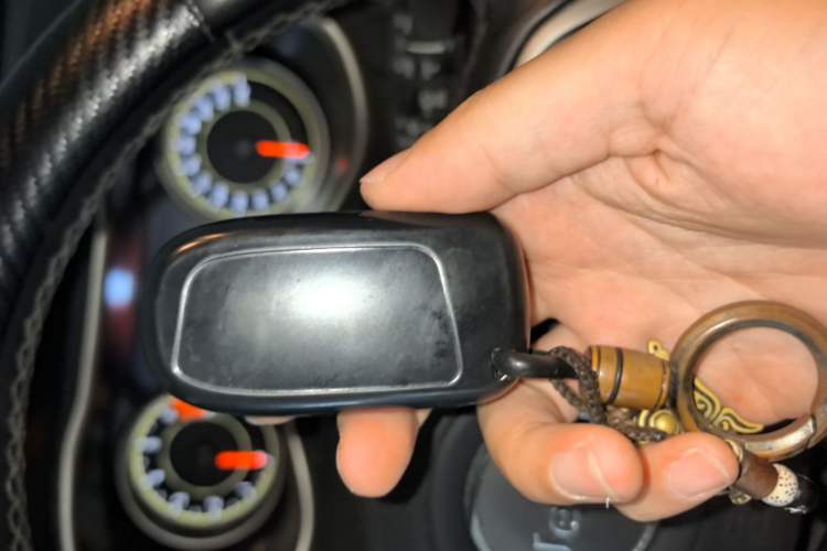 Used Jeep Cherokee 2017 2.0L Superior Edition Vehicle Key