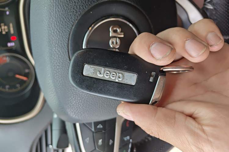 Used Jeep Cherokee 2017 2.4L Leading Edition Vehicle Key