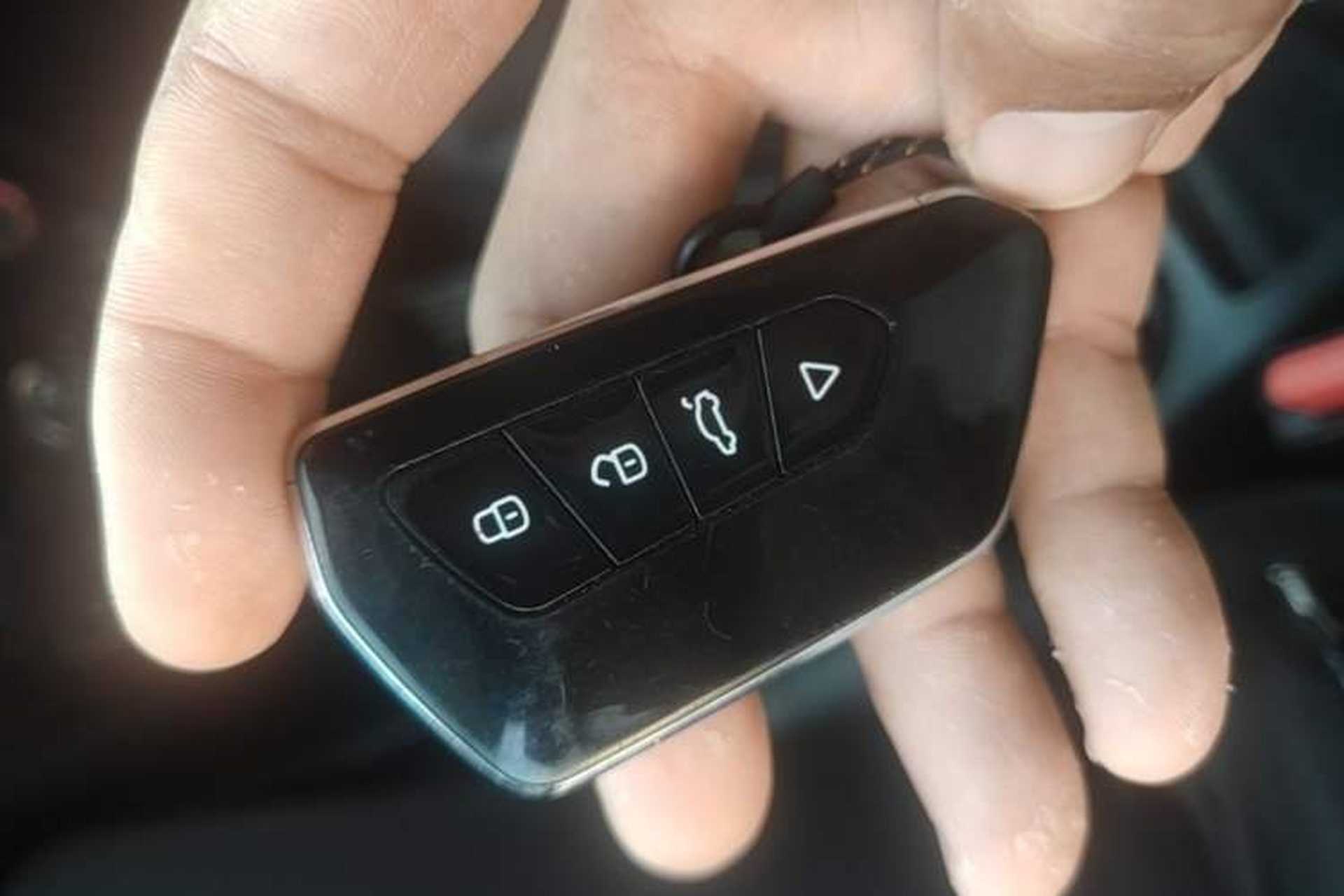 Used Jeep Cherokee 2017 2.0L Superior Edition Vehicle Key