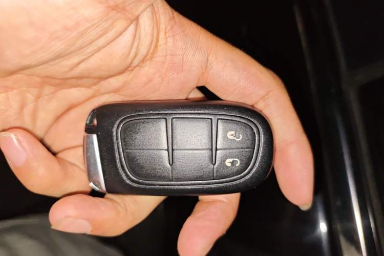 Used Jeep Cherokee 2017 2.0L Superior Edition Vehicle Key