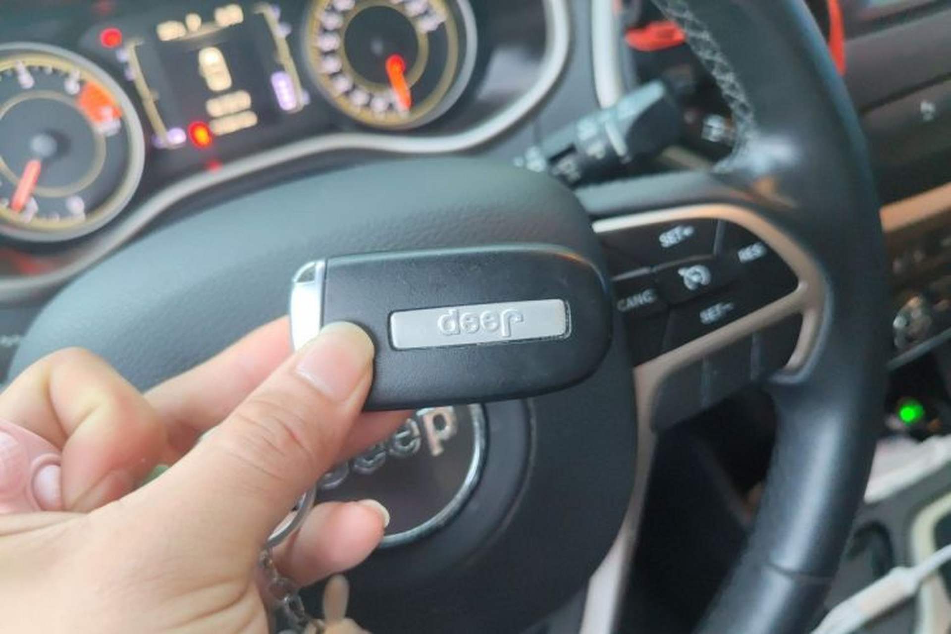 Used Jeep Cherokee 2017 2.4L Leading Edition Vehicle Key