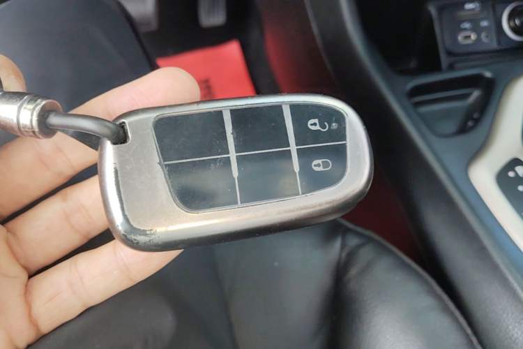 Used Jeep Cherokee 2017 2.0L Superior Edition Vehicle Key
