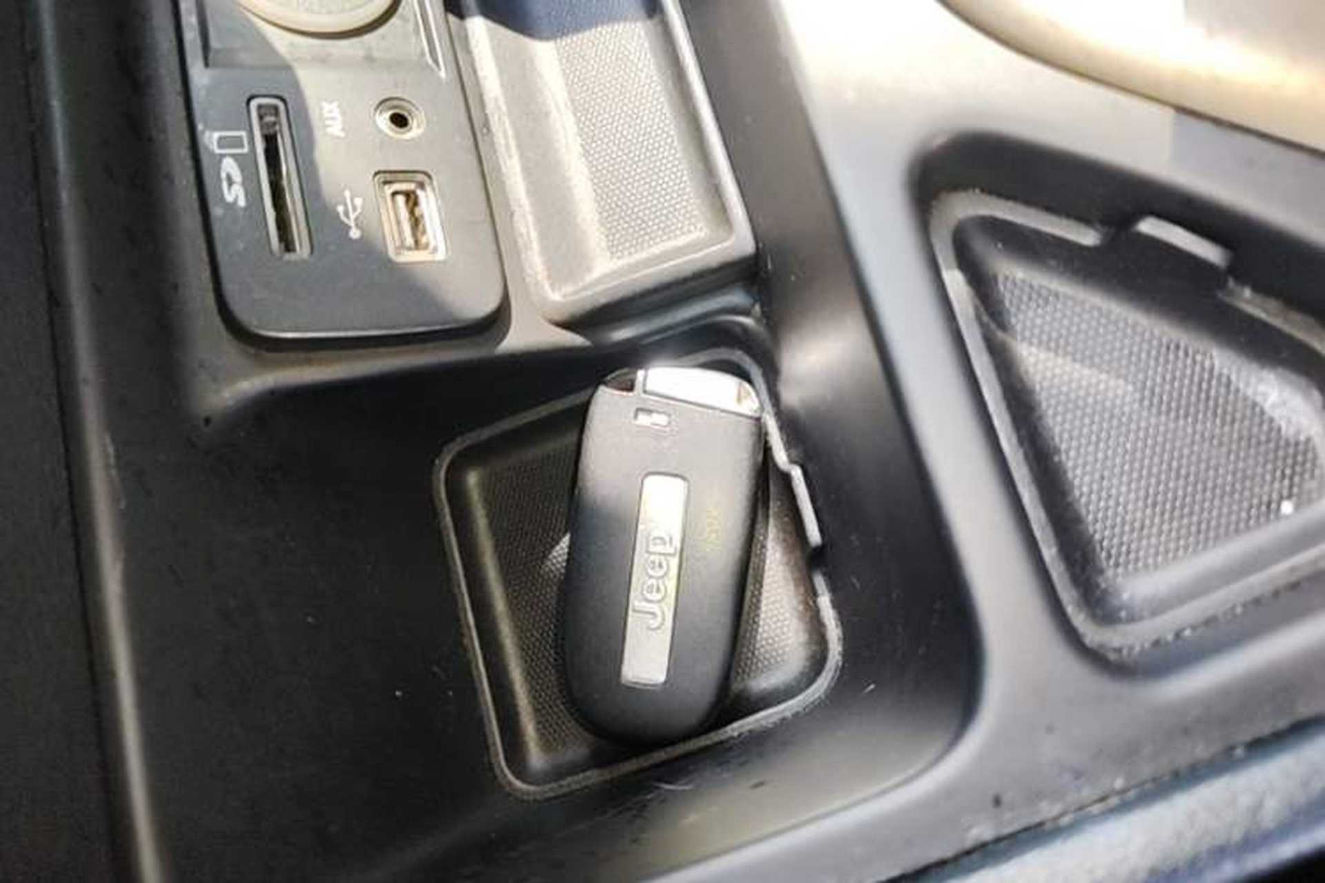 Used Jeep Cherokee 2017 2.0L Superior Edition Vehicle Key