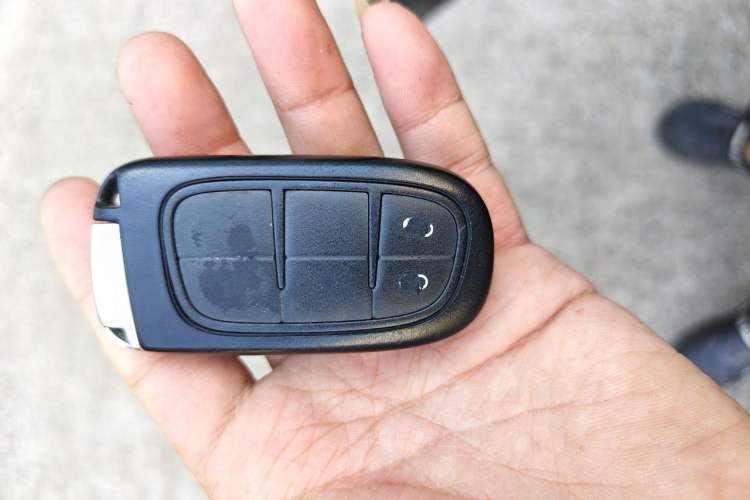 Used Jeep Cherokee 2017 2.4L Leading Smart Edition Vehicle Key