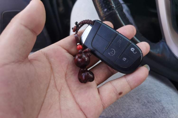 Used Jeep Cherokee 2017 2.0L Superior Edition Vehicle Key