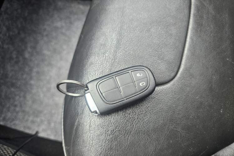 Used Jeep Cherokee 2017 2.0L Superior Edition Vehicle Key