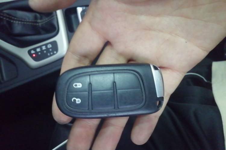 Used Jeep Cherokee 2017 2.0L Superior Edition Vehicle Key