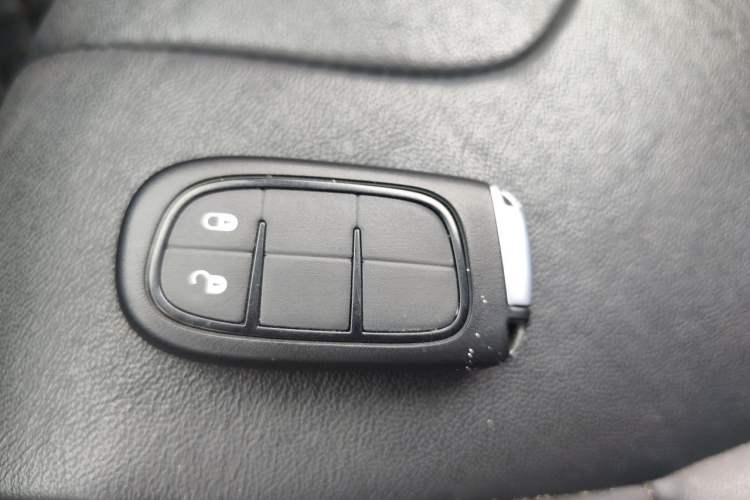 Used Jeep Cherokee 2017 2.4L Professional Smart Edition Vehicle Key