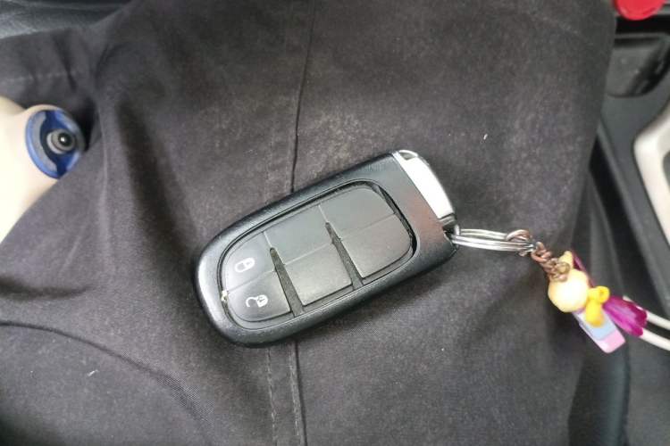Used Jeep Cherokee 2017 2.0L Superior Edition Vehicle Key