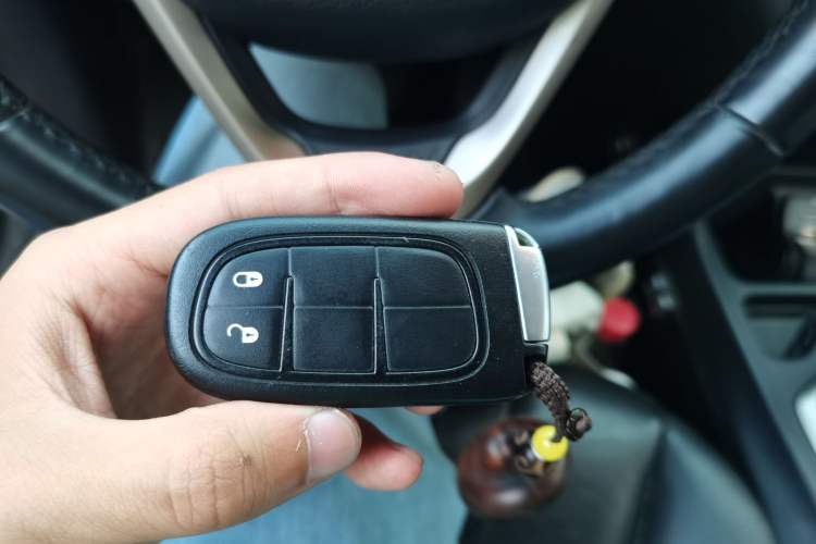 Used Jeep Cherokee 2017 2.0L Superior Edition Vehicle Key