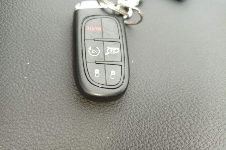 Used Jeep Cherokee 2017 2.0L Superior Edition Vehicle Key