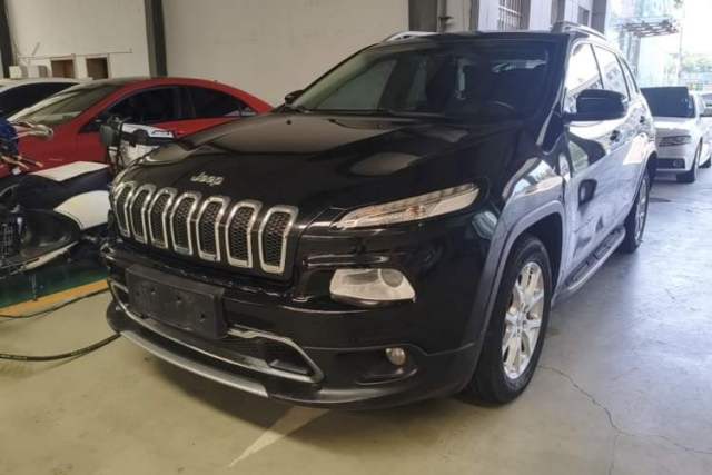 Used Jeep Cherokee 2017 2.0L Superior Edition