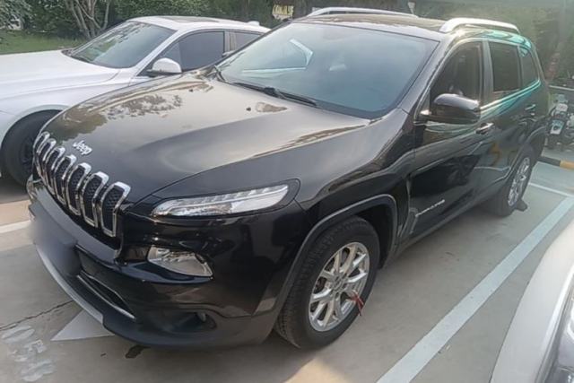 Used Jeep Cherokee 2017 2.0L Superior Edition