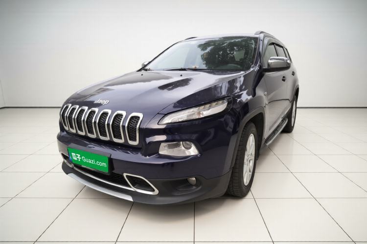 Used Jeep Cherokee 2017 2.0L Superior Edition Guazi used car, China used car export, Used car for sale, Used cars, Cheapest cars for sale
