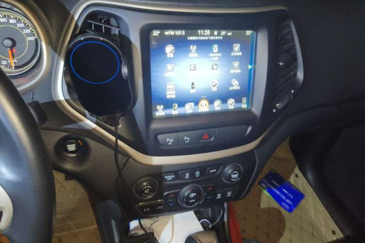 Used Jeep Cherokee 2017 2.4L Superior Edition Audio And AC Panel