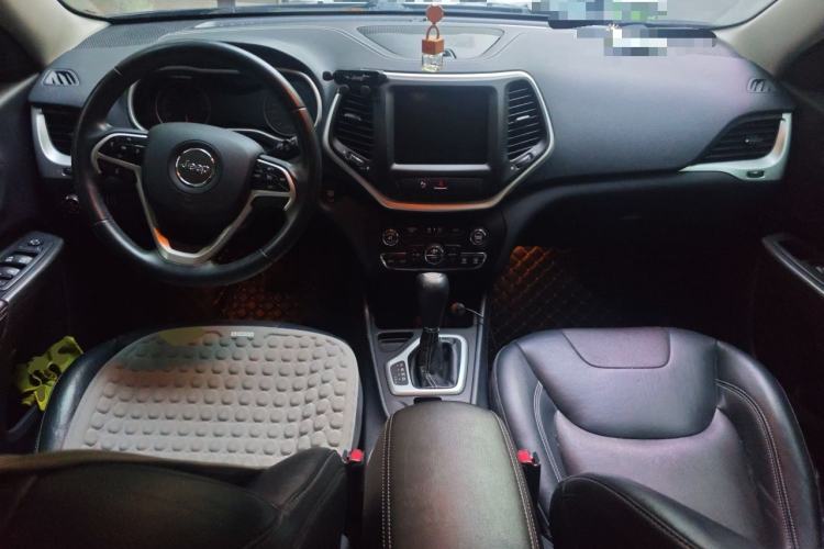 Used Jeep Cherokee 2017 2.0L Superior Edition Center Console