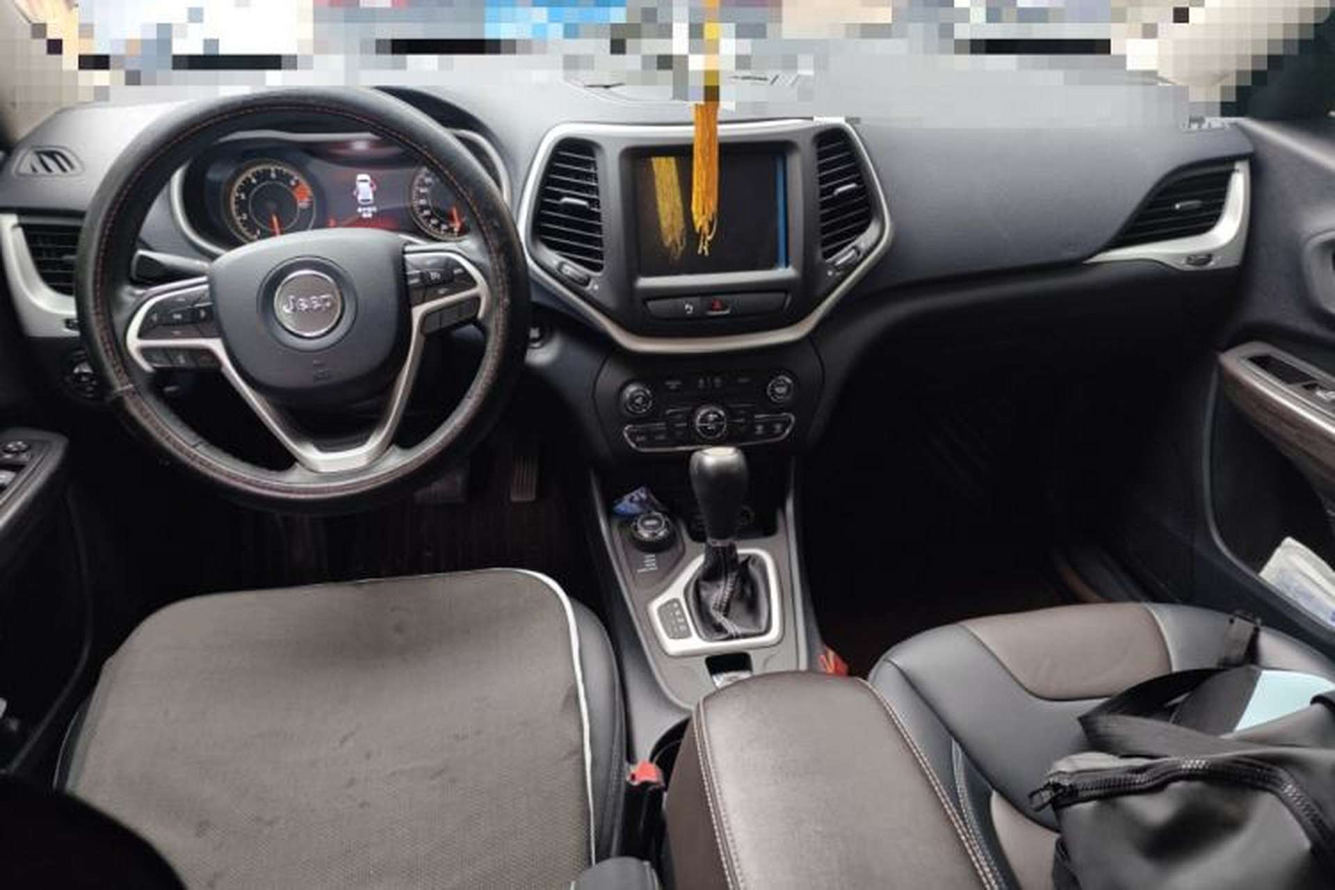 Used Jeep Cherokee 2017 2.4L Professional Smart Edition Center Console
