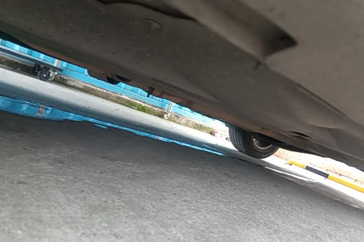 Used Jeep Cherokee 2017 2.0L Superior Edition Chassis Front Left