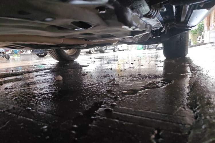 Used Jeep Cherokee 2017 2.0L Superior Edition Chassis Front Left