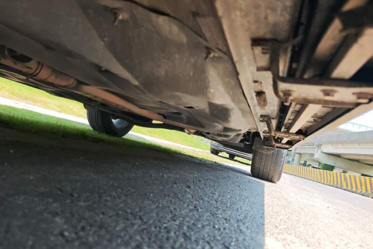 Used Jeep Cherokee 2017 2.0L Superior Edition Chassis Front Left