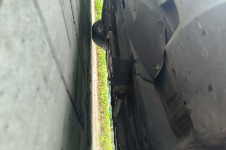 Used Jeep Cherokee 2017 2.0L Superior Edition Chassis Front Right
