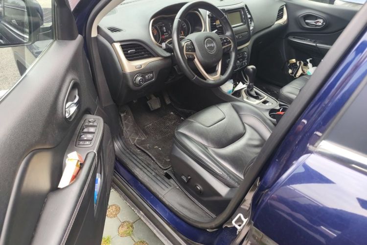 Used Jeep Cherokee 2017 2.4L Leading Edition Driver Seat