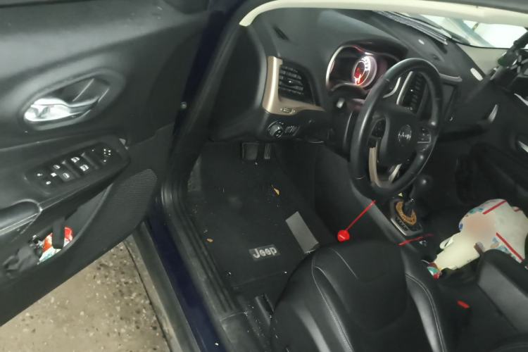 Used Jeep Cherokee 2017 2.0L Superior Edition Driver Seat