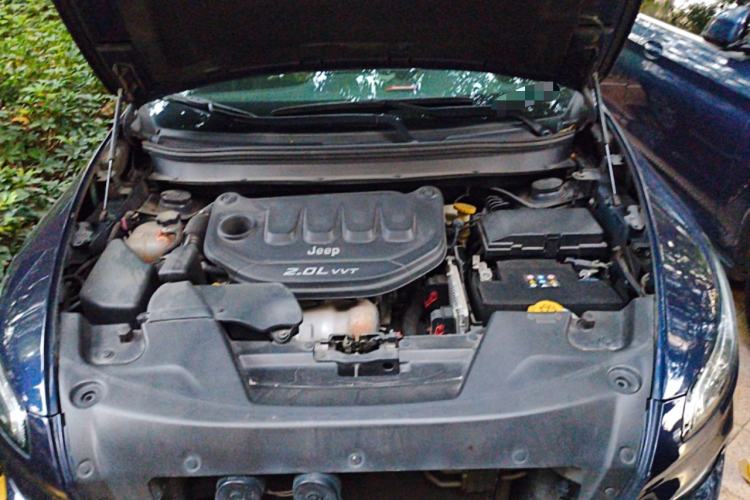 Used Jeep Cherokee 2017 2.0L Superior Edition Engine Bay