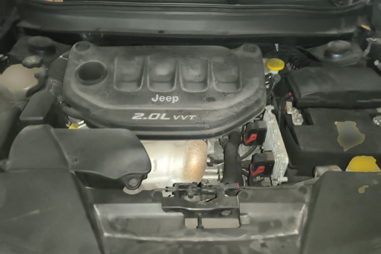 Used Jeep Cherokee 2017 2.0L Superior Edition Engine Bay