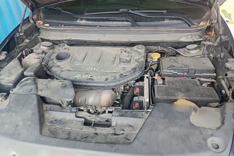 Used Jeep Cherokee 2017 2.0L Superior Edition Engine Bay