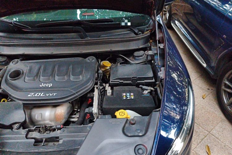Used Jeep Cherokee 2017 2.0L Superior Edition Engine Bay Left