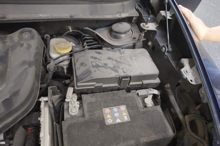 Used Jeep Cherokee 2017 2.0L Superior Edition Engine Bay Left
