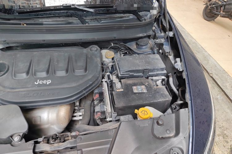 Used Jeep Cherokee 2017 2.0L Superior Edition Engine Bay Left