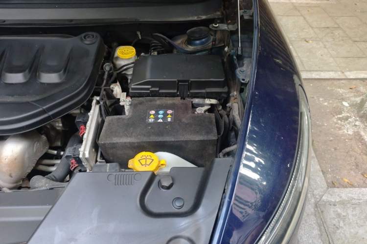 Used Jeep Cherokee 2017 2.0L Superior Edition Engine Bay Left