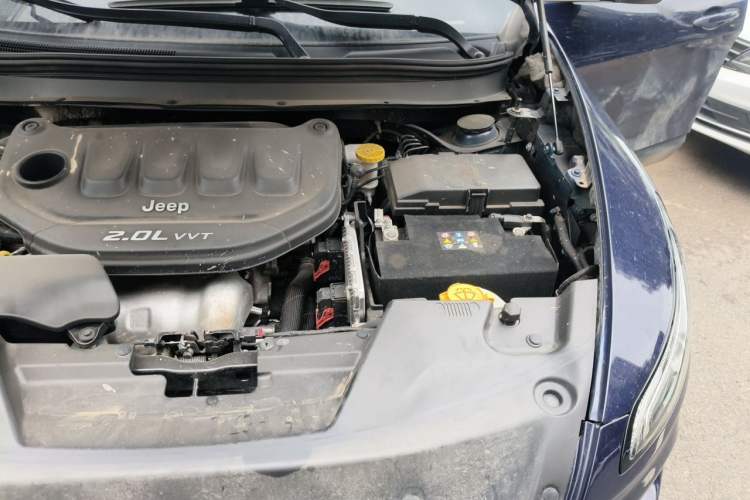 Used Jeep Cherokee 2017 2.0L Superior Edition Engine Bay Left