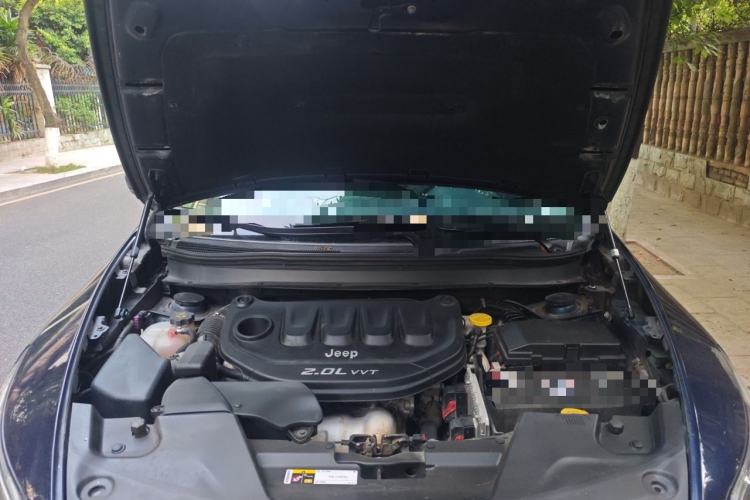 Used Jeep Cherokee 2017 2.0L Superior Edition Engine Bay
