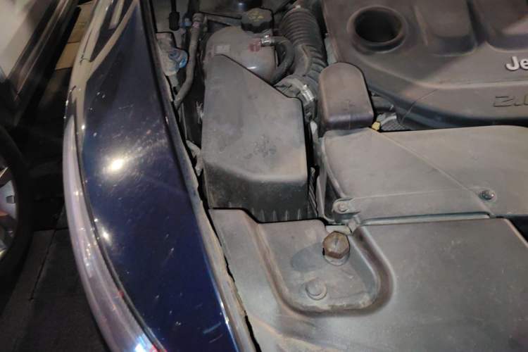 Used Jeep Cherokee 2017 2.0L Superior Edition Engine Bay Right