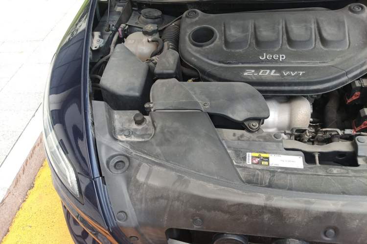 Used Jeep Cherokee 2017 2.0L Superior Edition Engine Bay Right