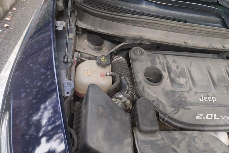Used Jeep Cherokee 2017 2.0L Superior Edition Engine Bay Right