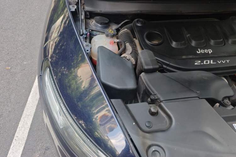 Used Jeep Cherokee 2017 2.0L Superior Edition Engine Bay Right