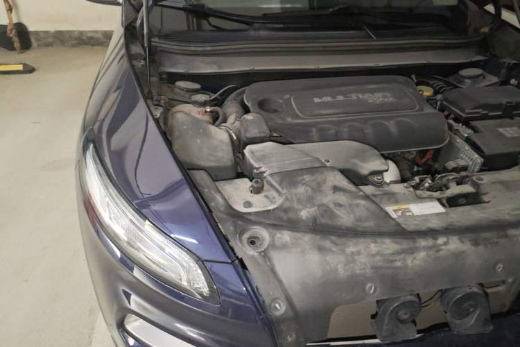 Used Jeep Cherokee 2017 2.4L Leading Smart Edition Engine Bay Right
