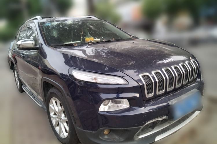 Used Jeep Cherokee 2017 2.0L Superior Edition Exterior 2