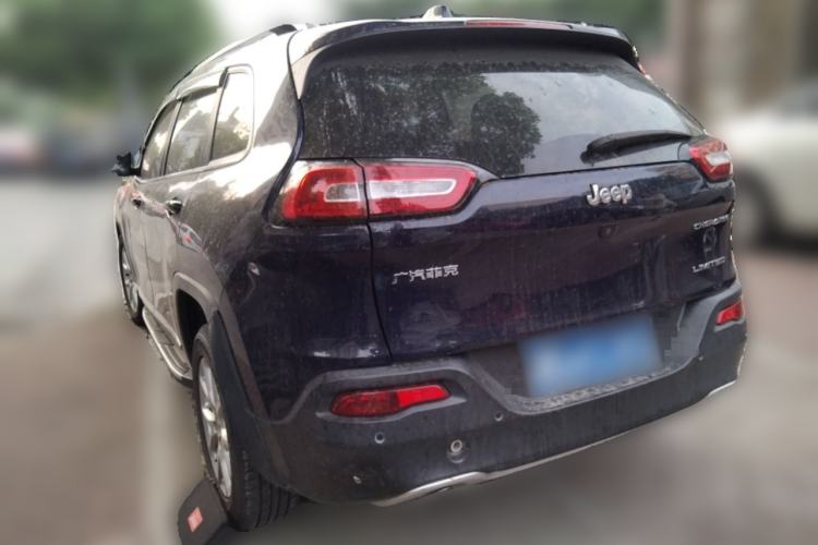 Used Jeep Cherokee 2017 2.0L Superior Edition Exterior 3