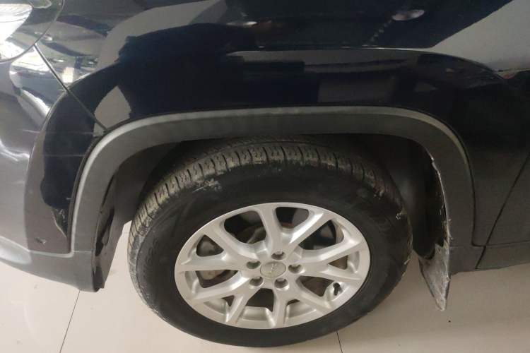 Used Jeep Cherokee 2017 2.0L Superior Edition Exterior 3