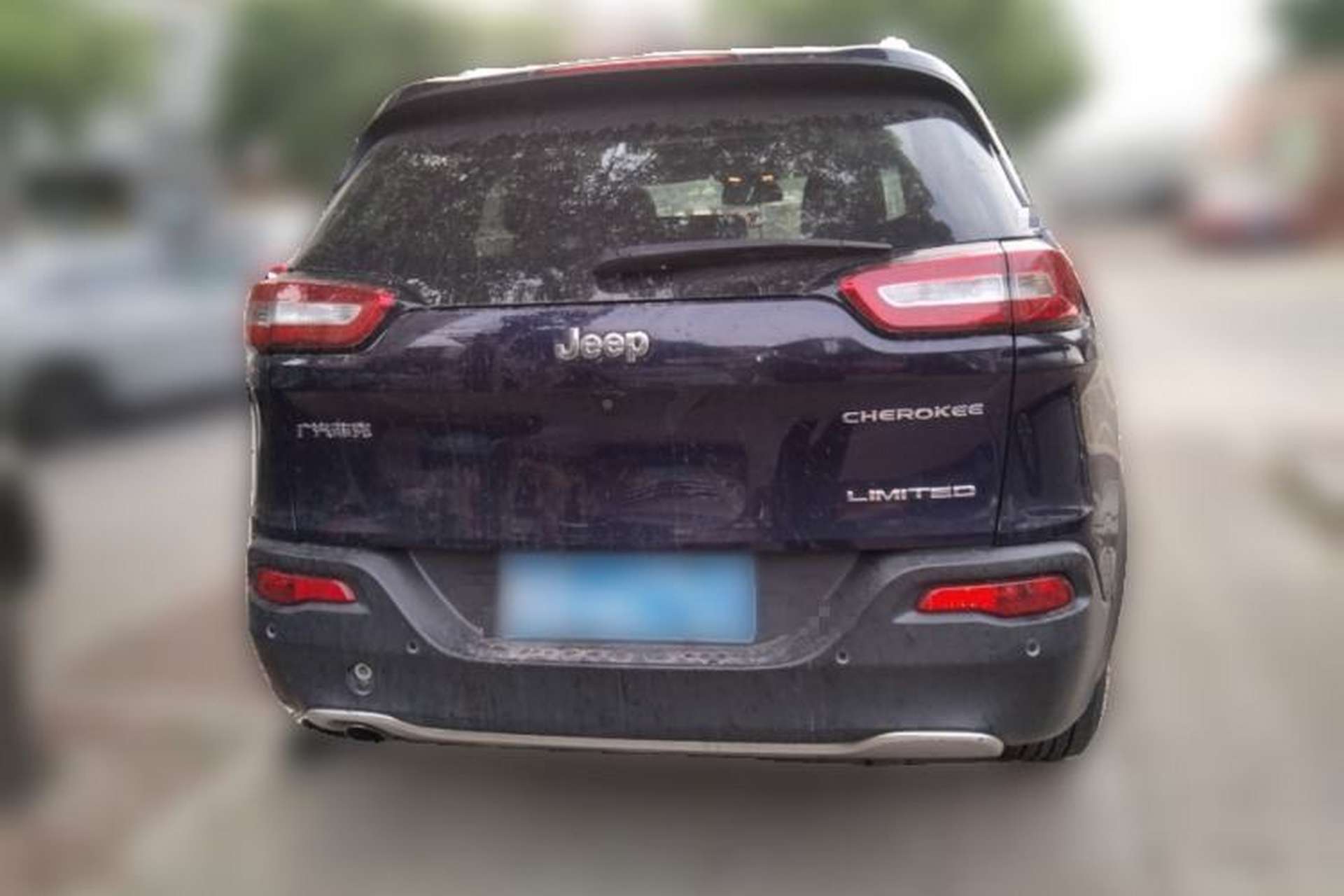 Used Jeep Cherokee 2017 2.0L Superior Edition Exterior 4