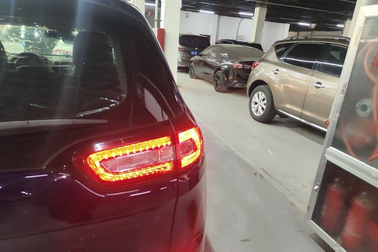 Used Jeep Cherokee 2017 2.0L Superior Edition Exterior 6