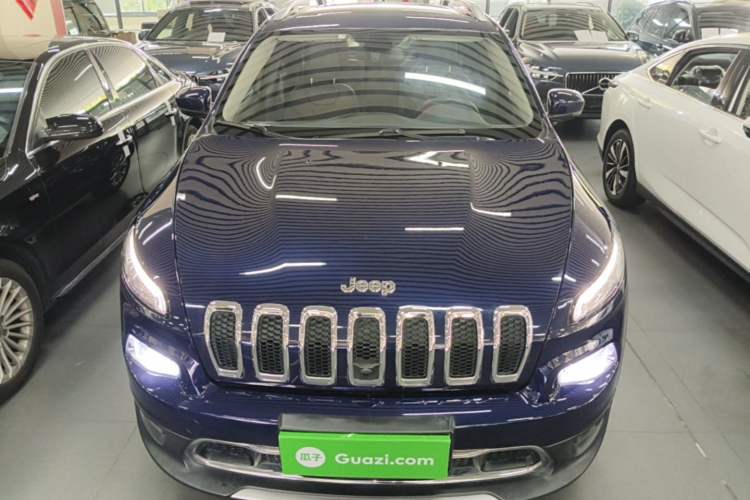 Used Jeep Cherokee 2017 2.0L Superior Edition Front