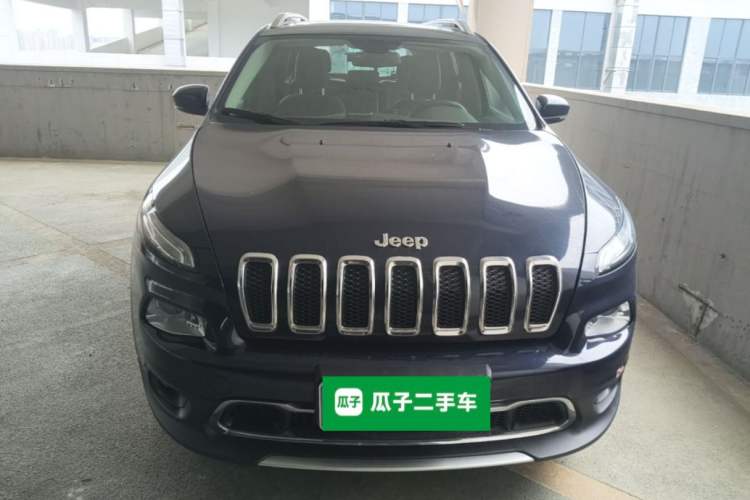 Used Jeep Cherokee 2017 2.0L Superior Edition Front