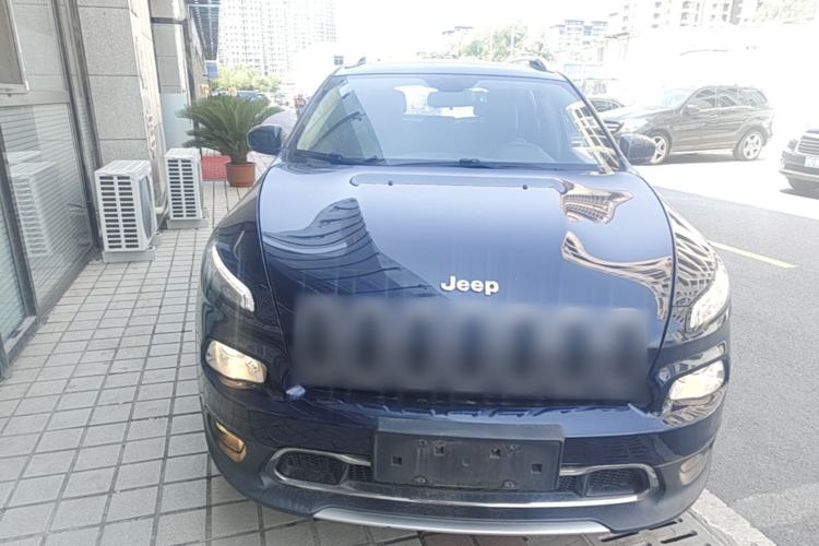 Used Jeep Cherokee 2017 2.0L Superior Edition Front